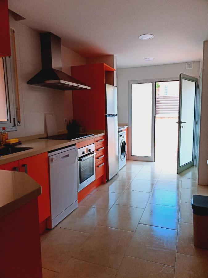 Chalet amplio con Jardín y zona barbacoa. Reus Exterior foto