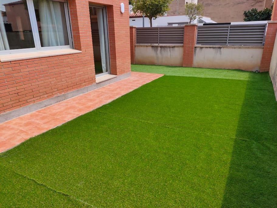 Chalet amplio con Jardín y zona barbacoa. Reus Exterior foto