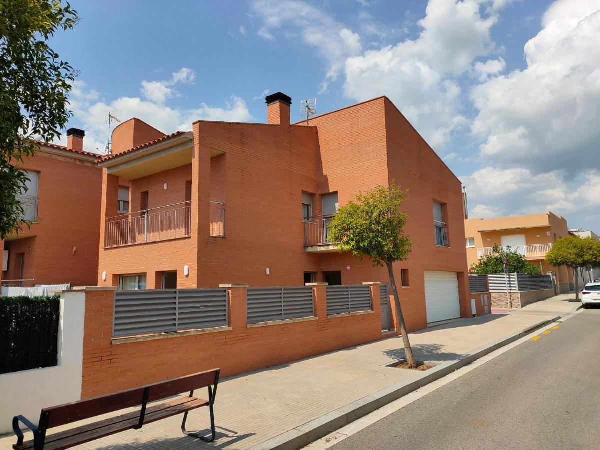 Chalet amplio con Jardín y zona barbacoa. Reus Exterior foto